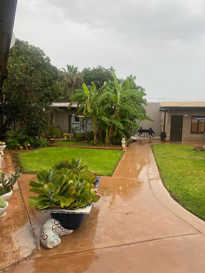 El-Kole Bed And Breakfast Tsumeb Esterno foto